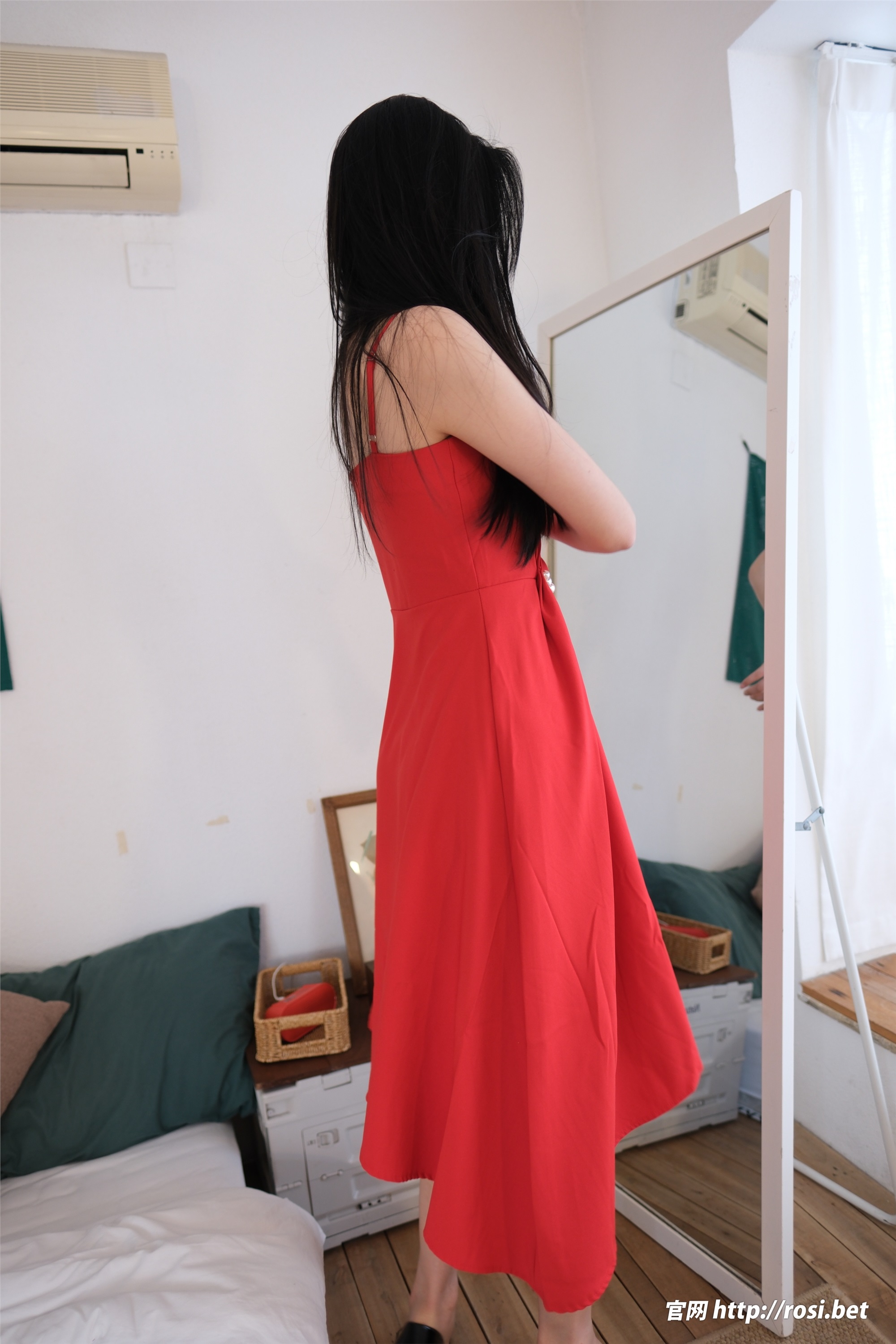 ROSI写真 2025.11.09 NO.5088